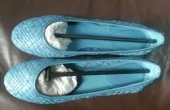 新品 レザーメッシュパンプス 定価17800円程 23.5cm ブルー 青 革