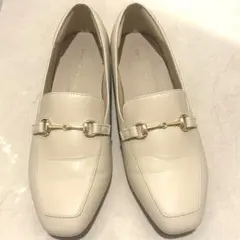 オリエンタルトラフィック ビットモチーフローファー ベージュ