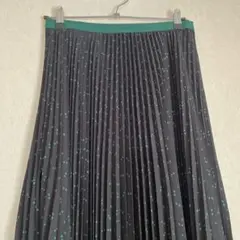 UNIQLO Cプリーツスカート ブラック 緑ドット