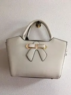 白色バッグ　2wayショルダーバッグ　リボン
