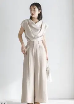 【新品タグ付】【洗える】ファジーリネンタックショルダーブラウス ホワイトのサムネイル