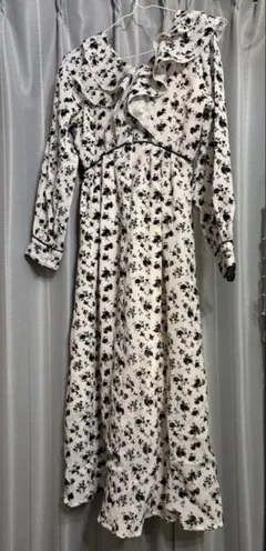 アンミール　AnMILLE 花柄ロング　ワンピースフリル付き
