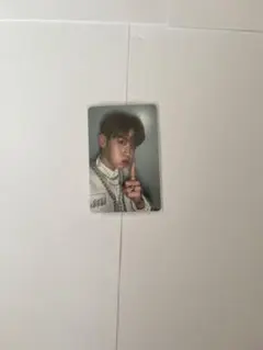 テレ