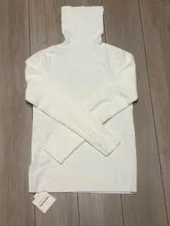 【新品タグ付き】TORRAZZO DONNA ホワイト タートルネック 長袖春服