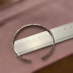 ナバホ族 Tahe刻印 インディアンジュエリー バングル STERLING - メルカリ