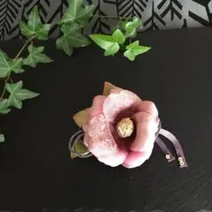 和風コサージュ　髪飾り(椿) 着物や浴衣を着る機会に、