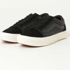 VANS スニーカー。