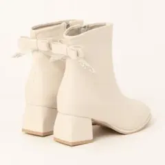 バックリボンショートブーツのサムネイル