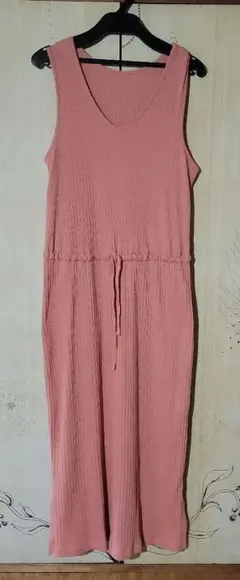 ユニクロ　ワンピース　ノースリーブ