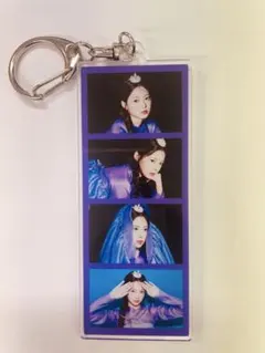LESSERAFIM♡ウンチェ4カットアクリルキーホルダ