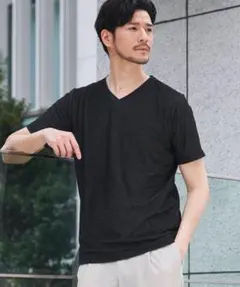 TETE HOMME Vネック Tシャツ 黒のサムネイル