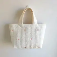 完成品✱ヌビバッグMサイズ✱生成り×ピンクハート刺繍✱ハンドメイド