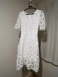 ホワイト 花柄レース 半袖ひざ丈ワンピース　デート　ドレス　キャバ