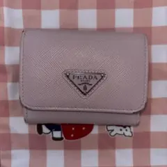 PRADA サフィアーノトライアングル 三つ折り財布 ピンク