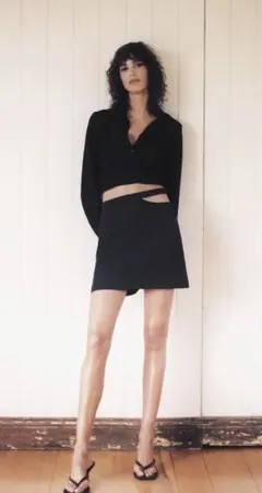 ZARA カットアウト ミニスカート　M