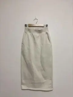 【GU】ヘビーウェイトスウェットナロースカート 丈標準