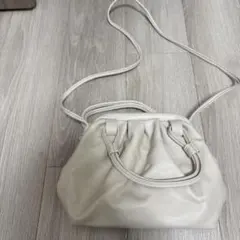 NICE CLAUP アイボリー ショルダーバッグのサムネイル