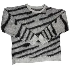 ストライプ柄ニットセーター グレー/ブラック