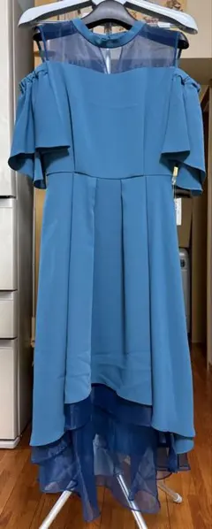 【美品】Vin フリルショルダーカットオールインワン ブルー 9号 着用1回 美品】Vin フリルショルダーカットオールインワン ブルー 9号 着用1回