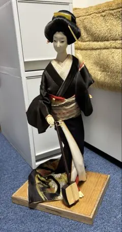 金属製の象彫刻装飾花瓶　シルバー彫刻品　限定価格　希少　アンティーク　レア　骨董