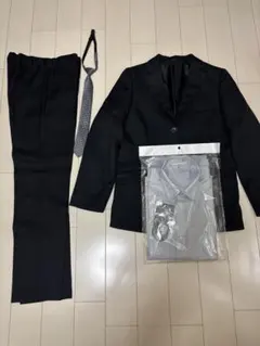 【男の子】スーツ、Yシャツ、ネクタイ一色