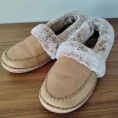 美品 Skechers スケッチャーズ ファースリッポン　24.5