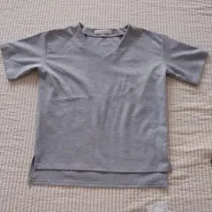 SENSE OF PLACE VネックTシャツ グレーのサムネイル