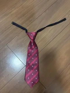 赤いストライプ柄フォーマルネクタイ