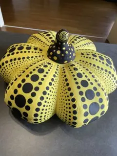 草間彌生 カボチャ パンプキン ドットイエロー クッション - メルカリ