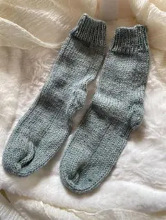 ウール100%！あったか手編み靴下 くすみライトグリーン