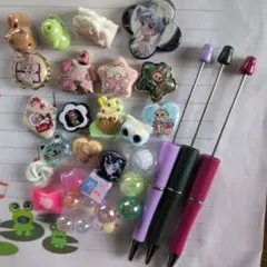 カスタムボールペン3本、各種ビーズ25個セット