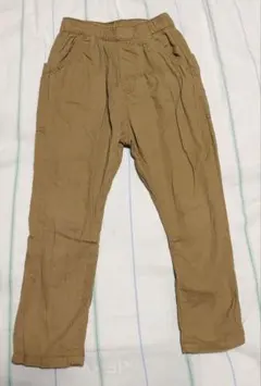 ベージュの長ズボン 110cm