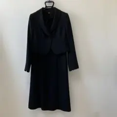 ブラックジャケット付きワンピース