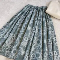 新品タグ付き　かぐれ　リバティプリントサロペット　アーバンリサーチドアーズ 新品タグ付き かぐれ リバティプリントサロペット アーバン