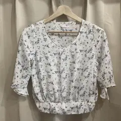 E hyphen world gallery カットソー 清潔感のあるデザイン