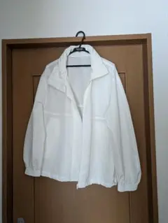 GUジーユー★パーカー　ホワイト ジャンパー　　フード収納　白　春　ランニング