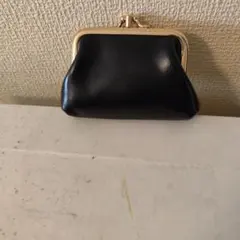 黒い合成皮革がま口コインケース