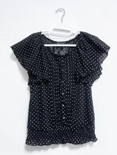 ブラック・ホワイトドット フリルブラウス