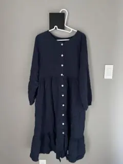 マタニティ　ネイビー ボタン付き 長袖ワンピース フリル裾