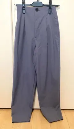 GU ジーユー タックコークンシルエットパンツ【Sサイズ】