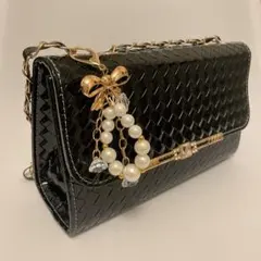 リボン パール　ショルダーバッグ　ブラック　レディースバッグ　ゴールド