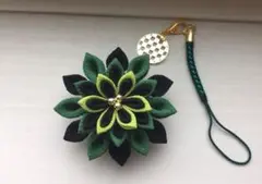 つまみ細工 市松模様柄 ストラップorブローチ 和柄透かしパーツ付き竈門炭治郎