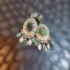 Item thumbnail for item 90bd1690-6b76-4206-8d0c-e648c3339ccc