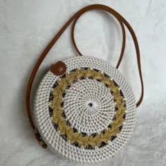 円形かごバッグ ホワイト ベージュ　バリ　南国籠