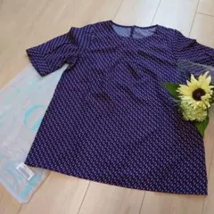フェリシモ　着映えプリントブラウス　Sサイズのサムネイル
