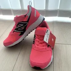 【新品タグ付き】ニューバランス キッズ スニーカー 21cm ピンク