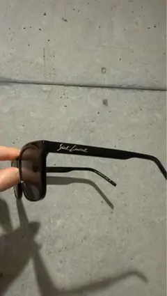Saint Laurent SL318 001 サングラスのサムネイル