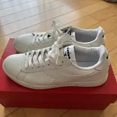 DIADORA　ディアドラ　スニーカー　ホワイトのサムネイル