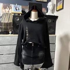 フード付きブラックニット ダメージ クロップド丈