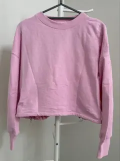 ピンク クロップドスウェット